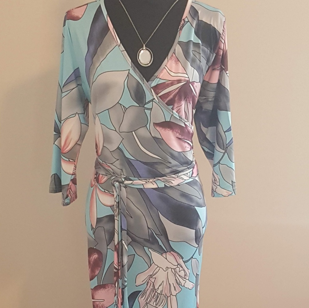 Beautiful Floral Print Maxi Dress With Pop Sleeves